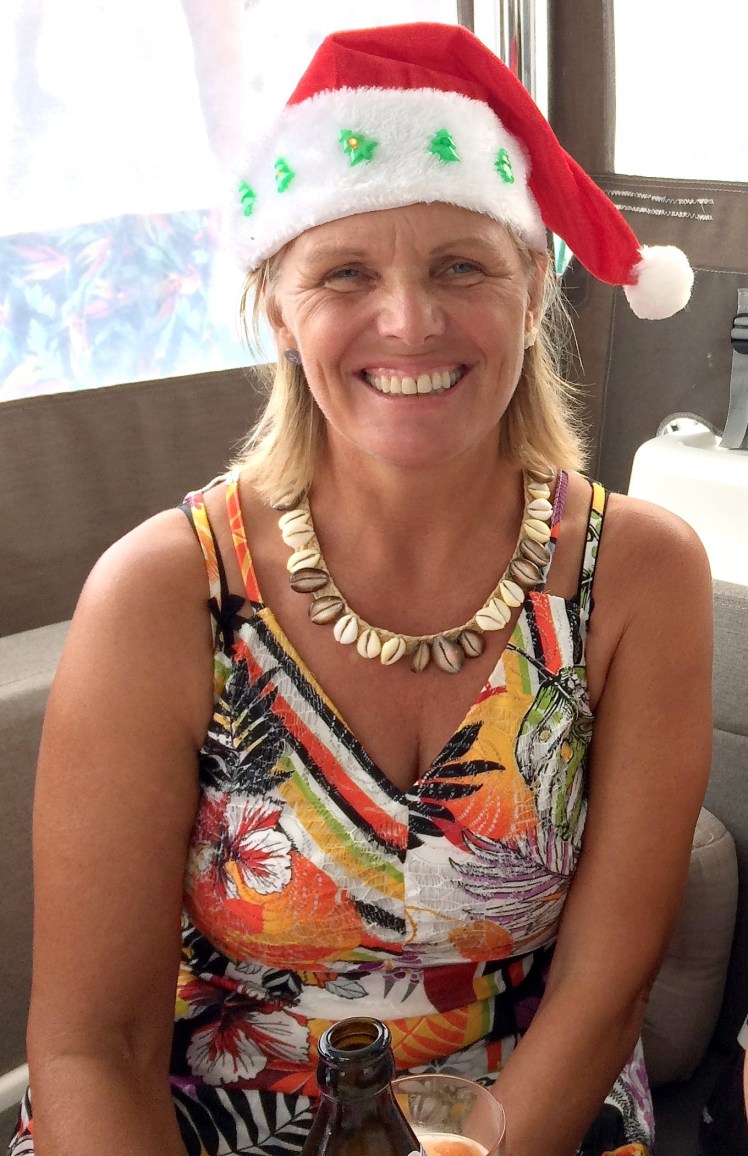 Christmas 2019 4 Kaia, Caroline (2) – Kopi